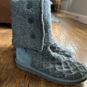 Size 9 Grey Cardi Uggs